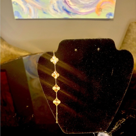 Titanium Gold Clover sparkling Gold Colored Bracelet - Picture 10 of 13
